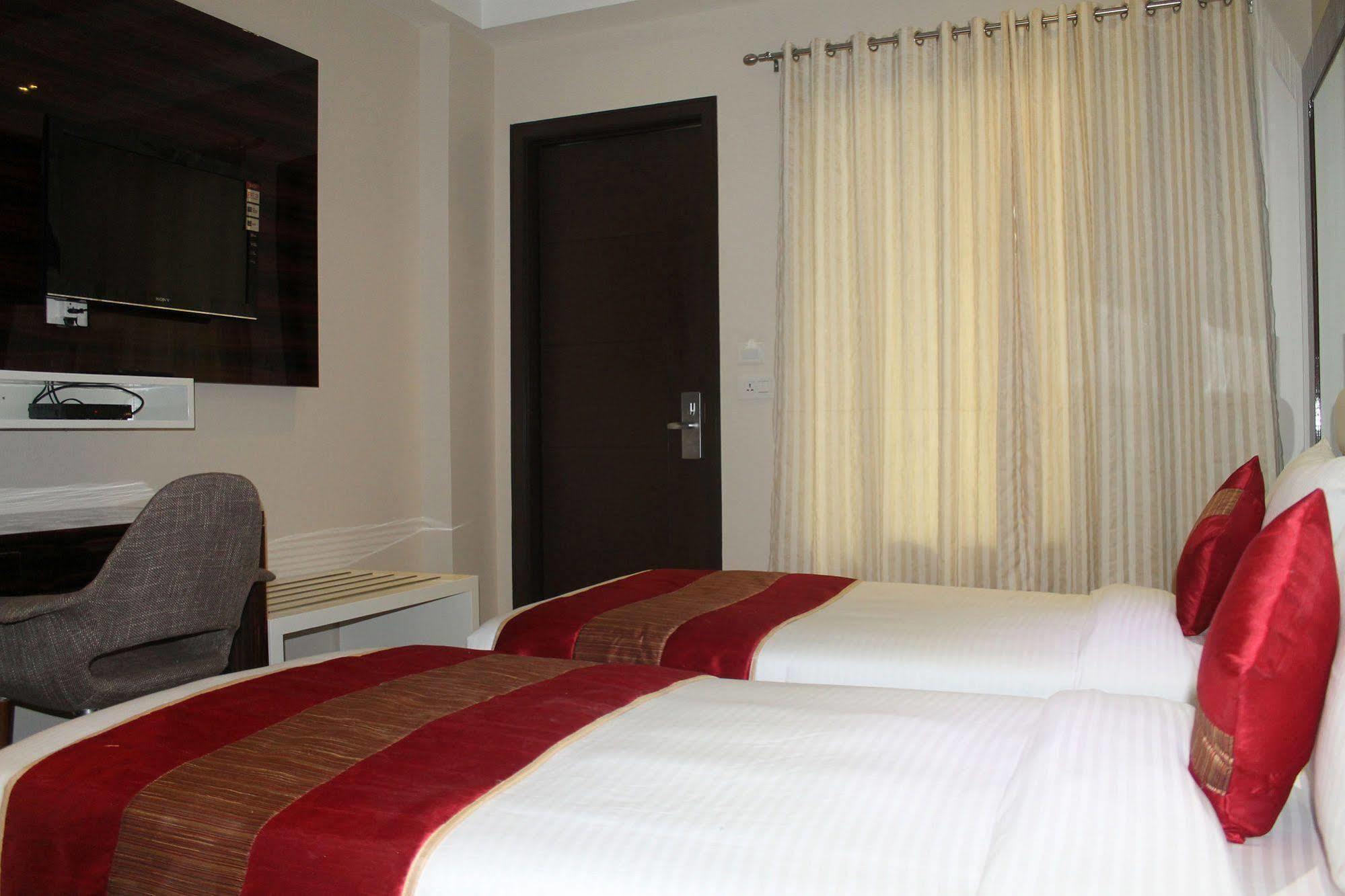 Hotel Gulnar New Delhi Exterior foto