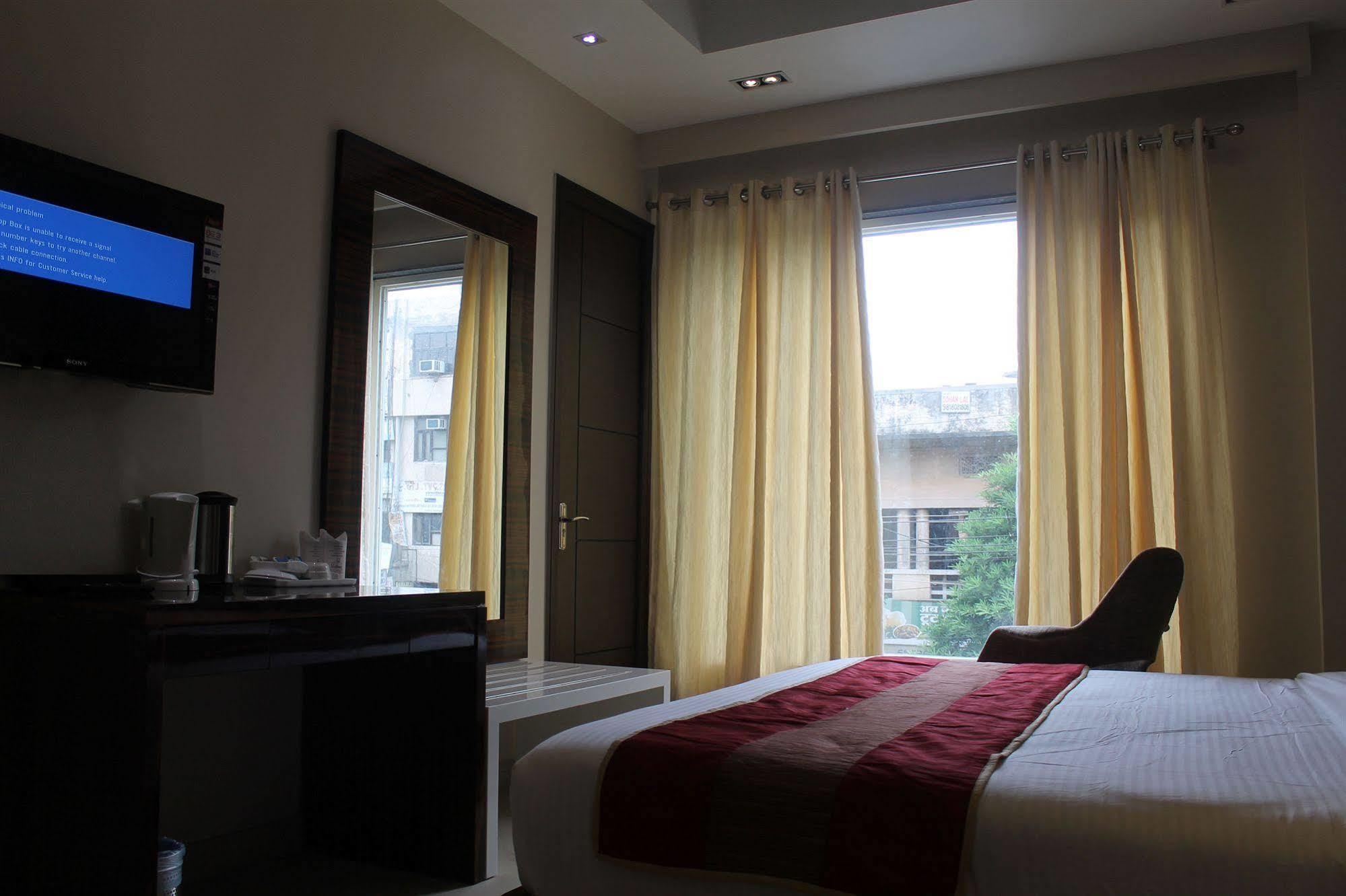 Hotel Gulnar New Delhi Exterior foto