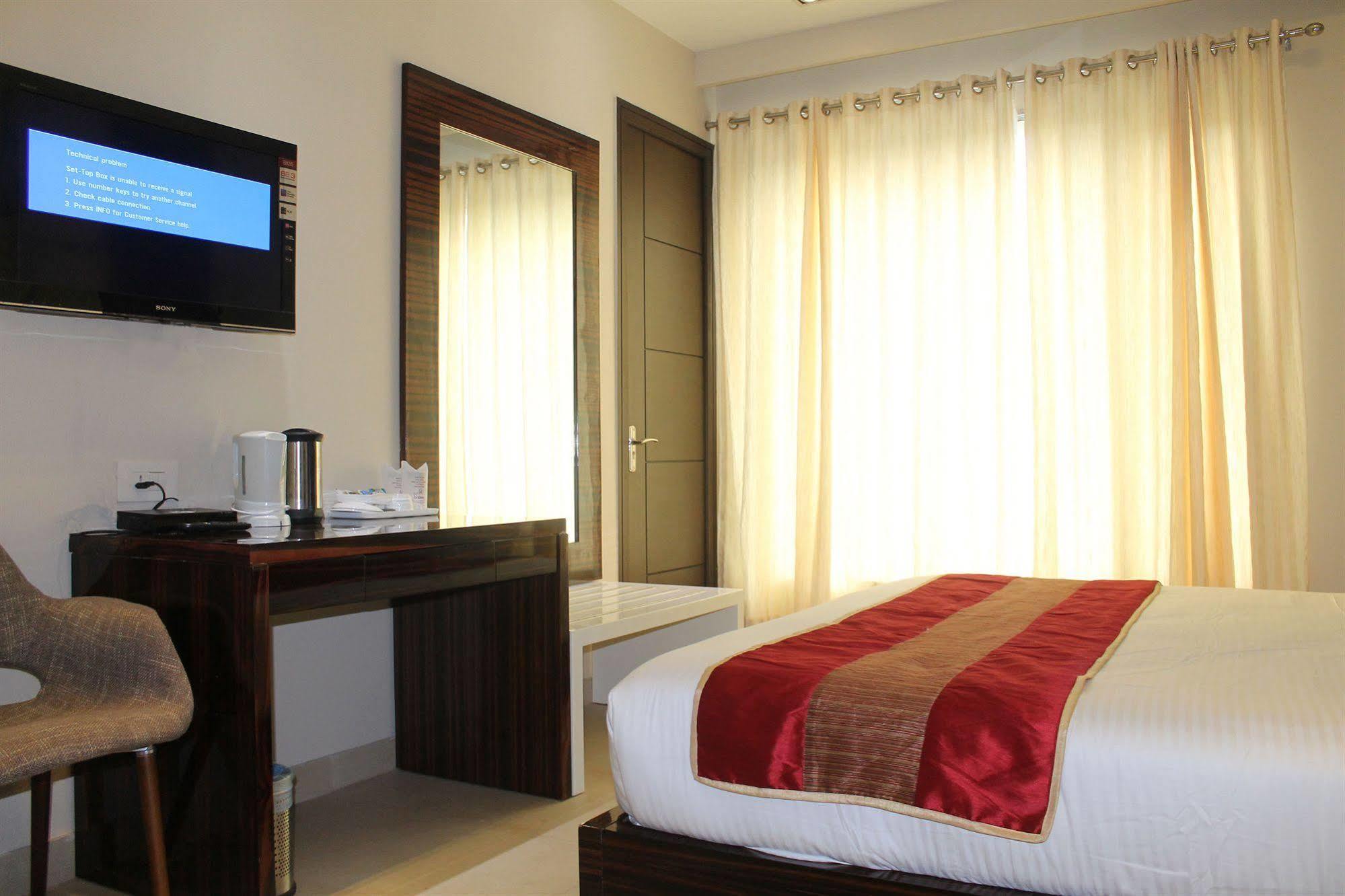 Hotel Gulnar New Delhi Exterior foto