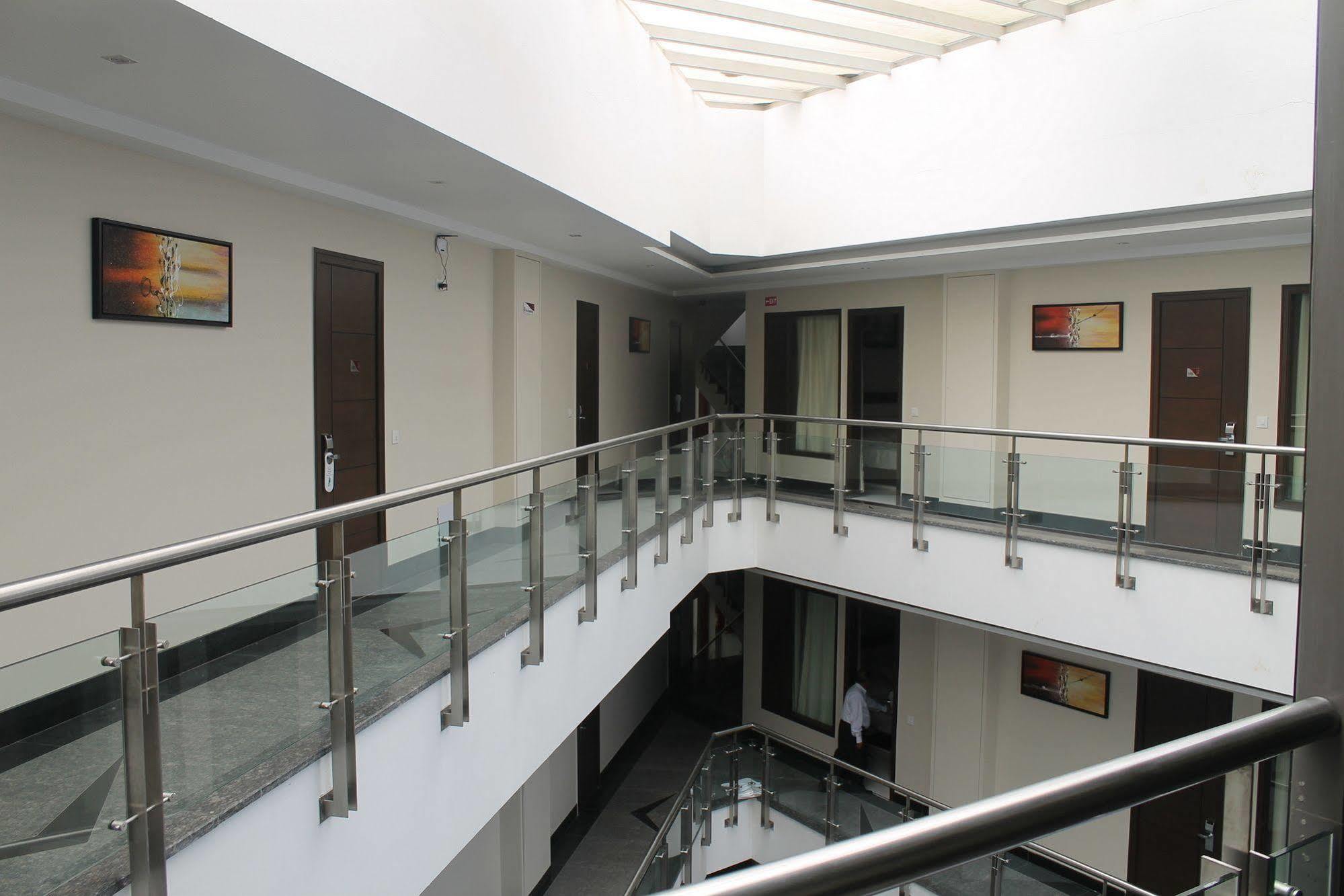 Hotel Gulnar New Delhi Exterior foto