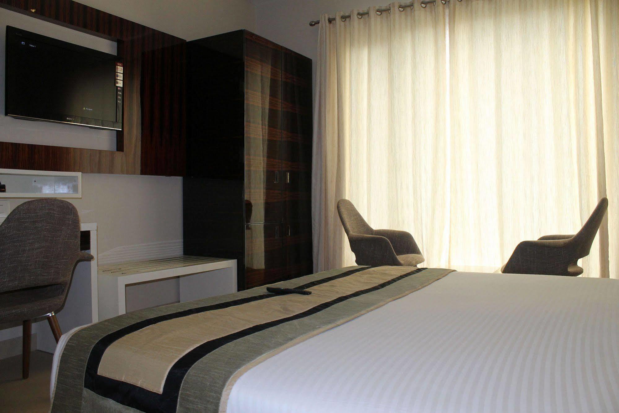Hotel Gulnar New Delhi Exterior foto